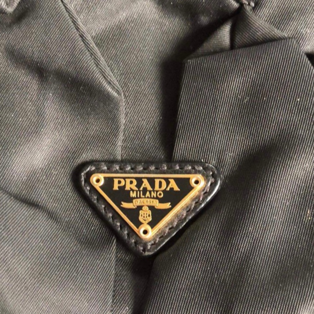 Prada quilted satin black clutch. - Picture 4 of 7
